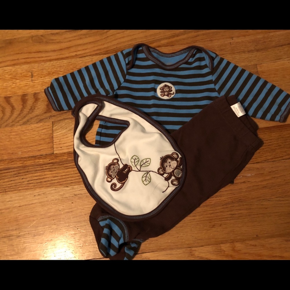 Newborn outfit